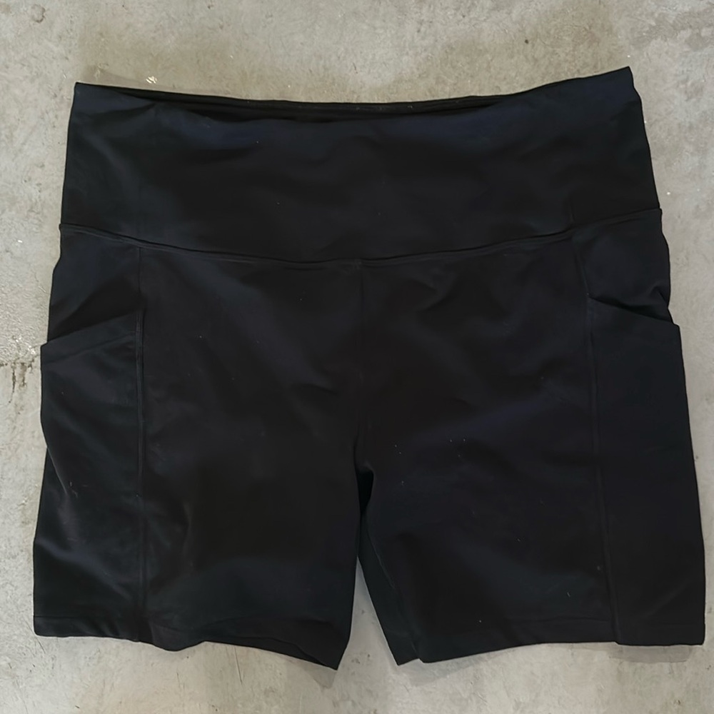 Zella Biker Shorts with pockets. Like New Condition